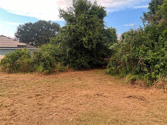 4th image of 808 HALIFAX DRIVE