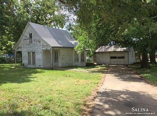 426 E 4th St, Minneapolis, KS 67467