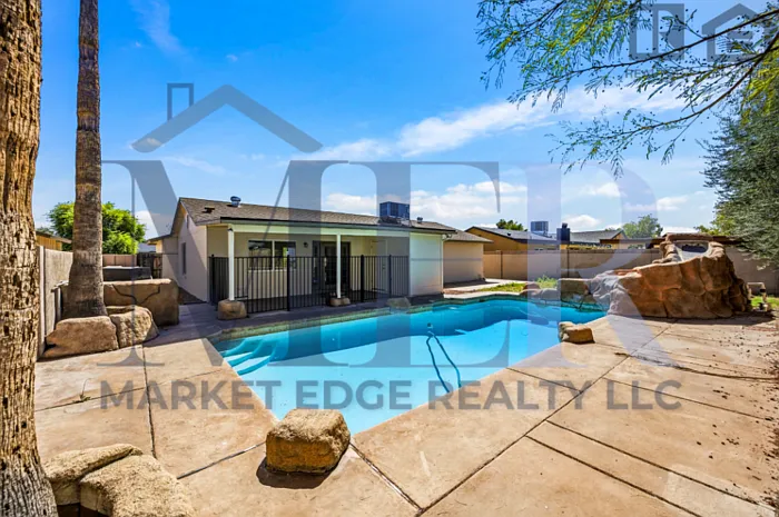 5648 W Mountain View Rd — Photo 23
