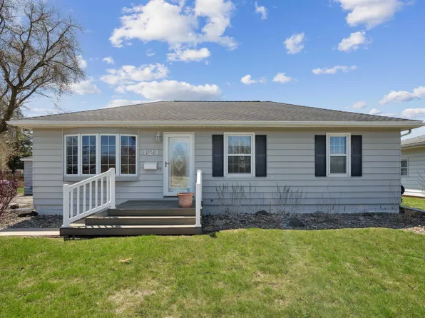 421 Upland Dr, Waterloo, IA 50701