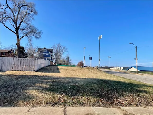 5400 Lydia Ave, Kansas City, MO 64110