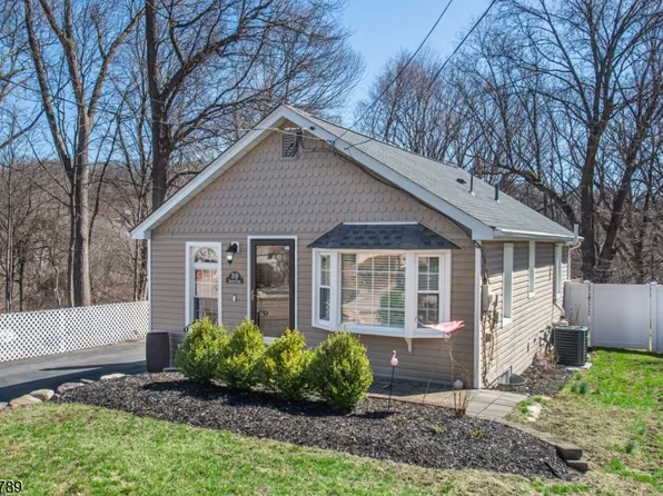 39 Decker Rd, Butler Boro, NJ 07405
