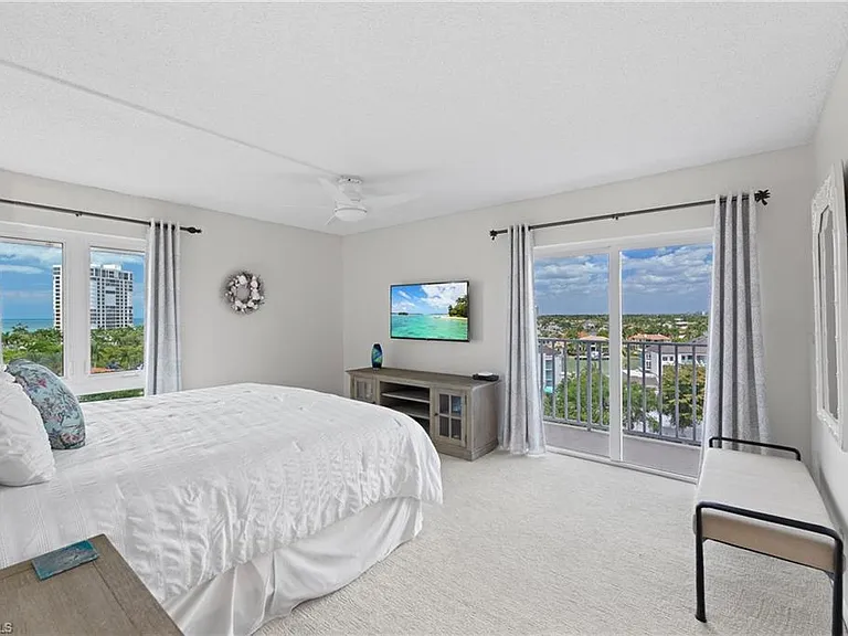250 Park Shore Dr #803 — Photo 20