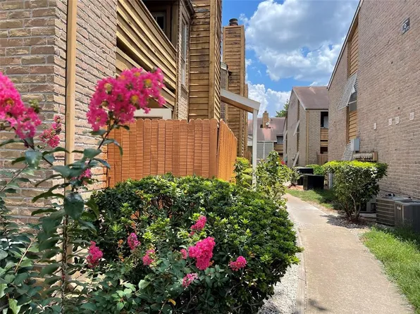 10202 Forum Park Dr APT 278, Houston, TX 77036