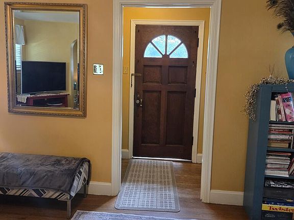 3rd image of 138 Elm Street