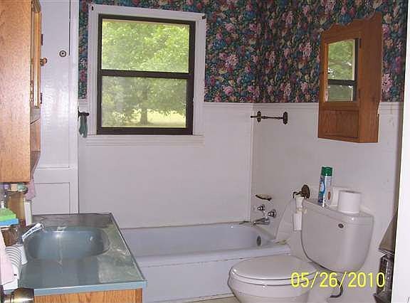 4th image of 9405 County Road 366 E