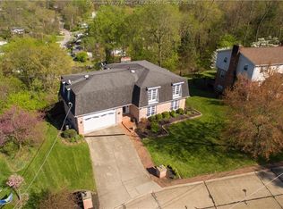 1421 Princess Dr, South Charleston, WV 25309