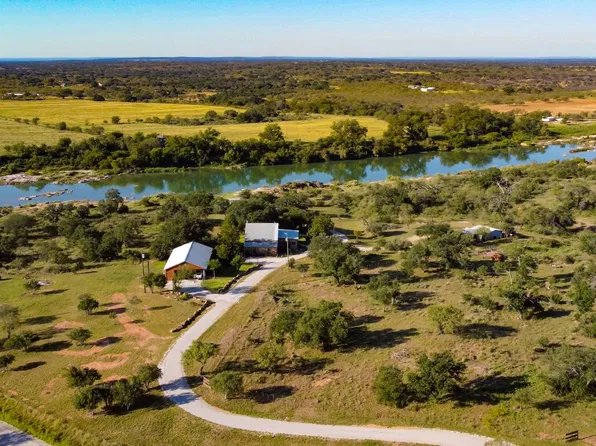 2205 CR 103, Llano, TX 78643