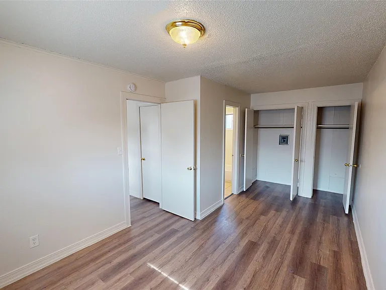 205 W Birch Pl #4 — Photo 7