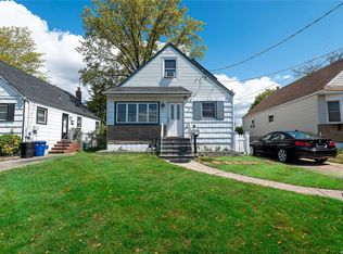 39 Spring Garden St, Valley Stream, NY 11580