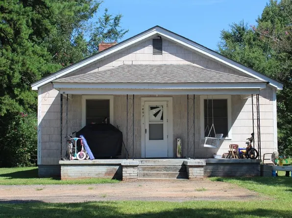 1607 Kateway, Greenwood, SC 29646