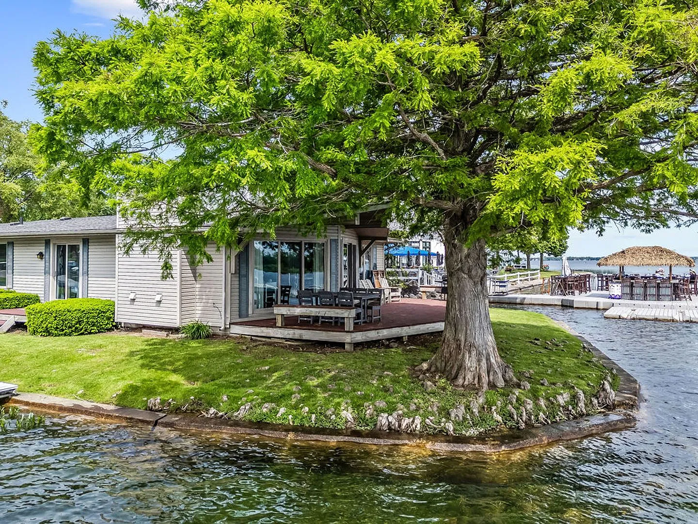 Winter Getaway at Lake Wawasee - 3 Br Ranch style home near Oakwood! — Photo 3