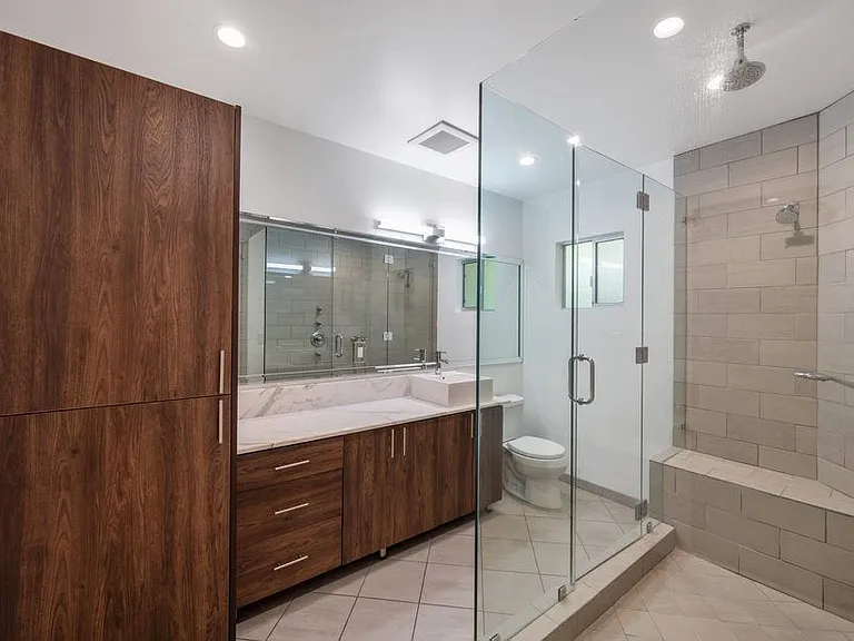 1148 N Clark St #3 — Photo 12