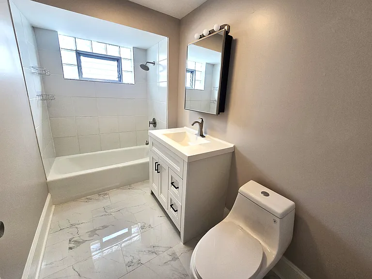 3110 S Lowe Ave #2 — Photo 10