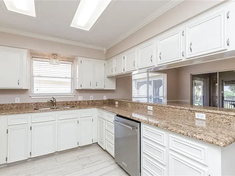 14882 Highland Mist Dr — Photo 41