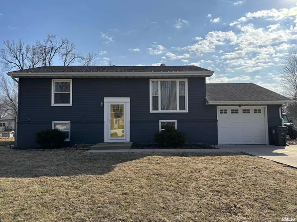 1418 Wheeler Ln, Canton, IL 61520