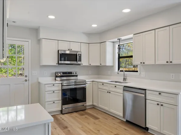 534 Westwood Road, Southport, NC 28461