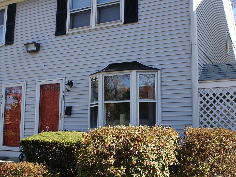 1st image of 842 Bedford St