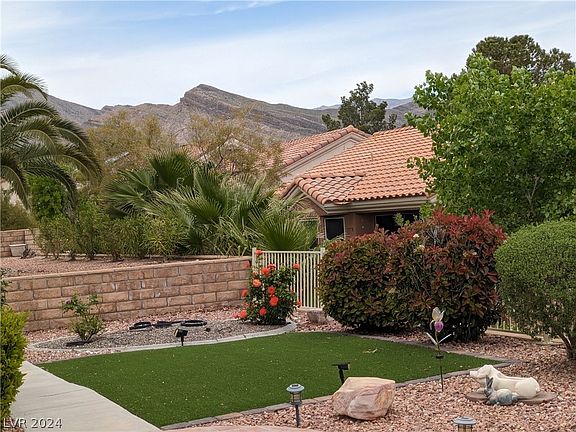 3rd image of 9816 Rosamond Dr