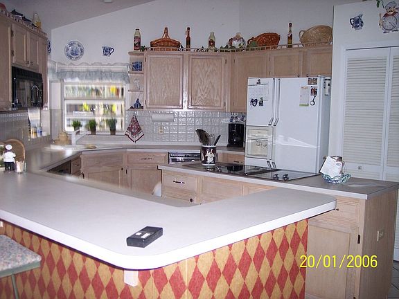 kitchen with center isle 