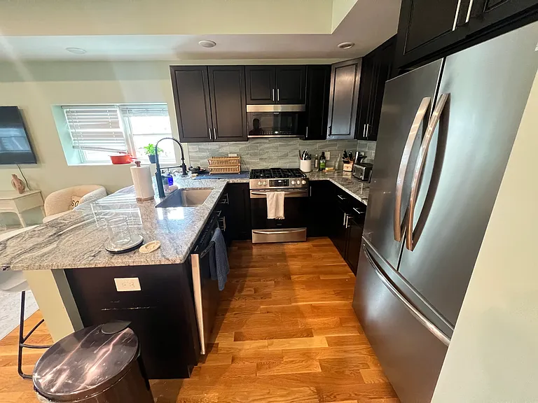 200 L St #1 — Photo 3