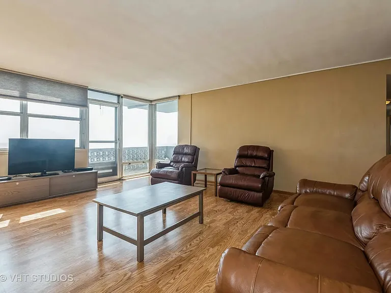 6301 N Sheridan Rd #10R — Photo 4