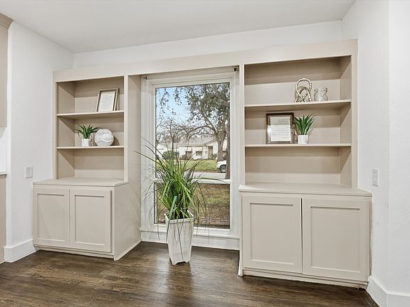 3rd image of 6624 Reeves St