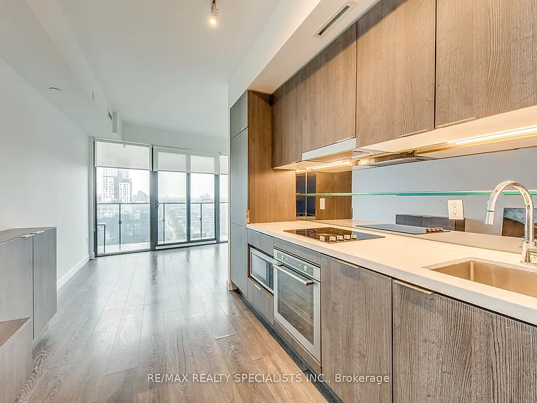 215 Queen St W #1405 — Photo 5