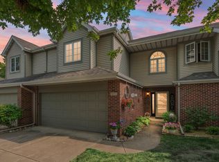 9472 Van Buren St, Crown Point, IN 46307