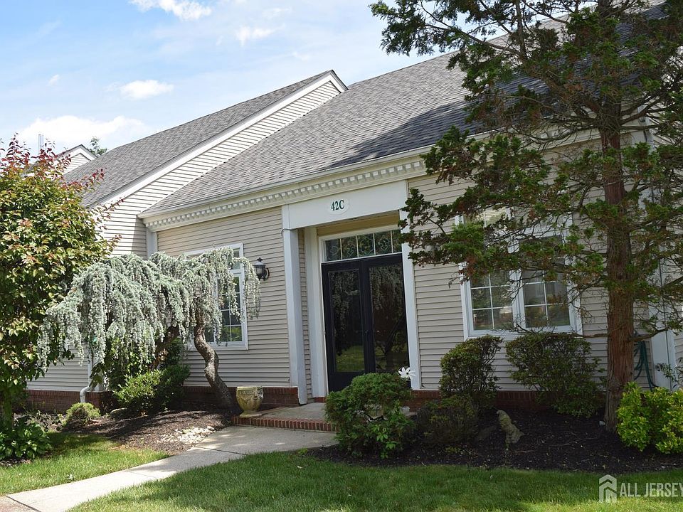 1st image of 42 Rutland Ln