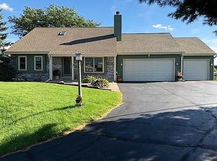 3948 Kings Way, Slinger, WI 53086