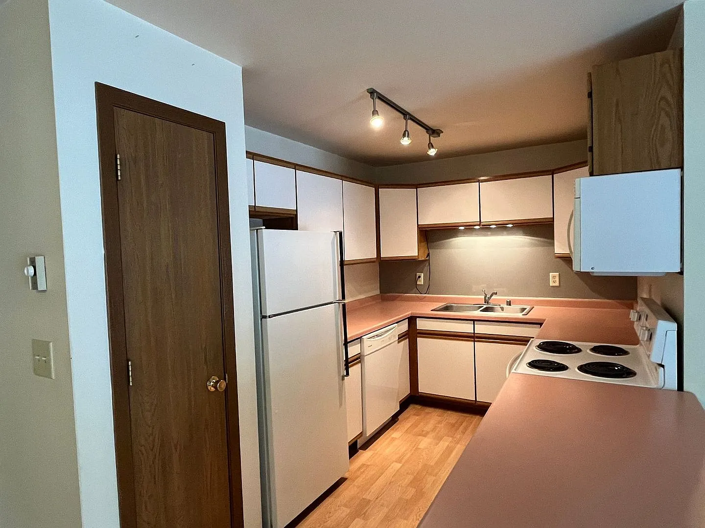 805 W Allman St — Photo 4