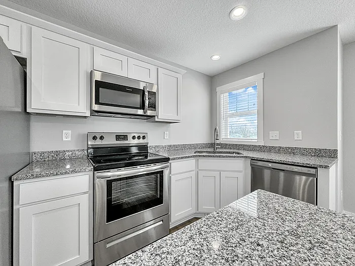 2613 NW Lois Ln — Photo 11