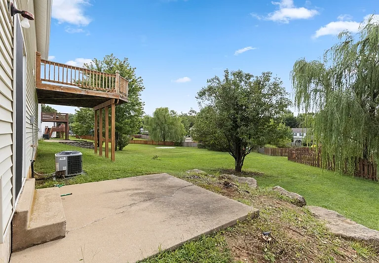 708 Tobermory Ct — Photo 18