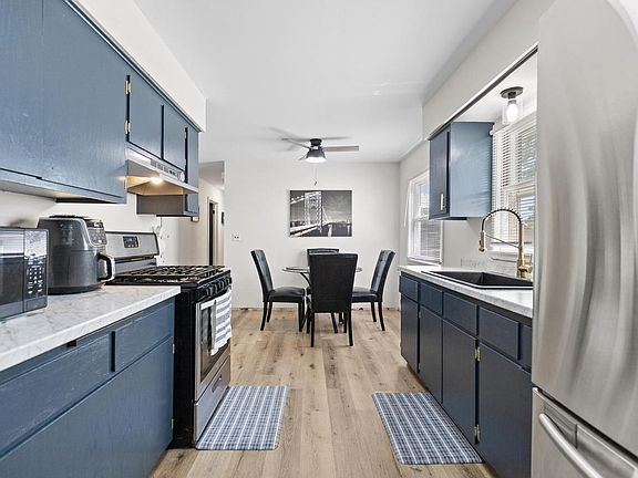 3rd image of 6420 W Moltke AVENUE
