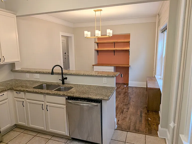 2300 Girard Ave S #102 — Photo 16
