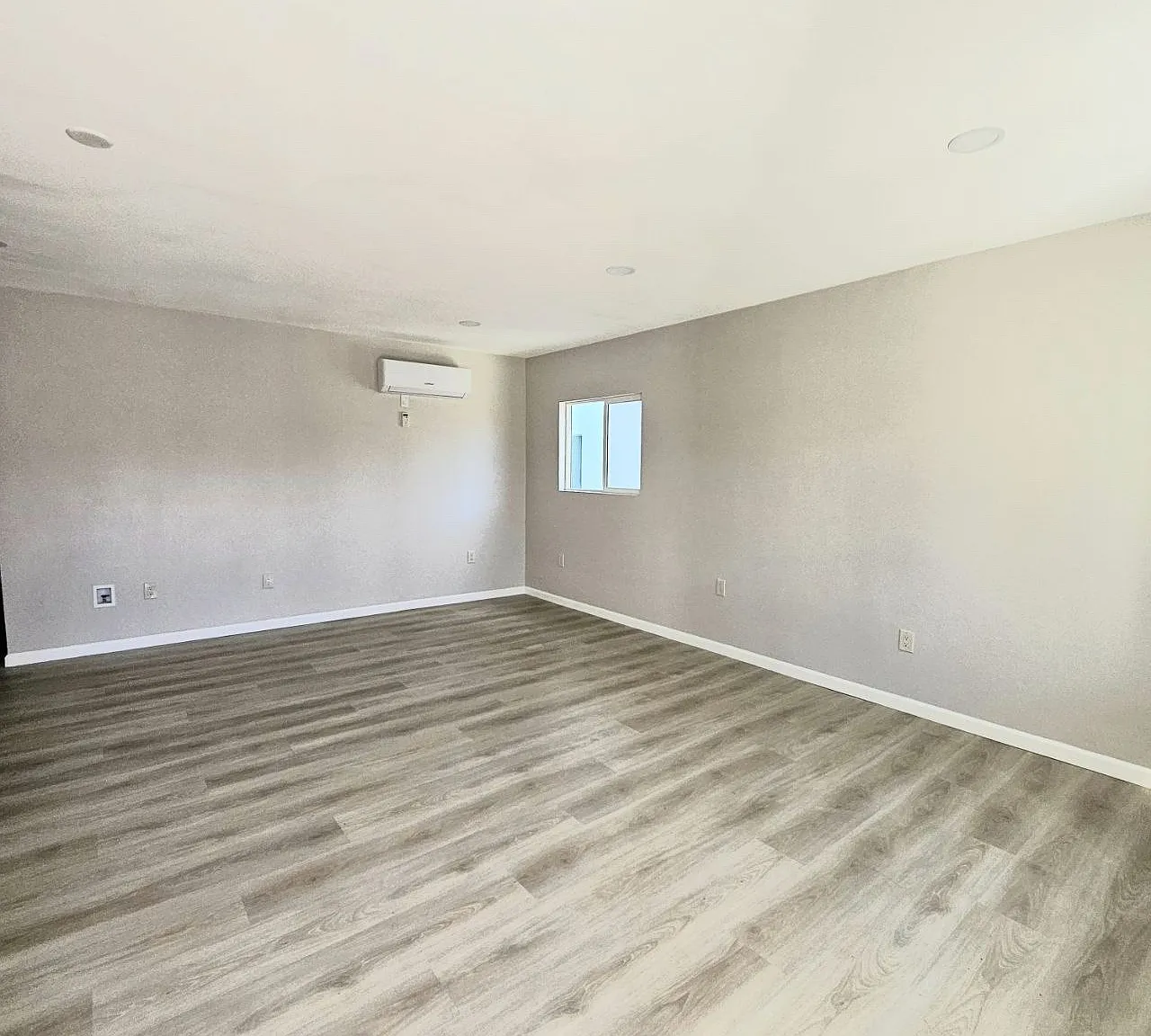 2 bed, 850 sqft, $3,000 — Photo 2