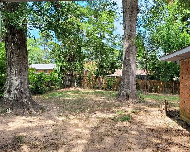 1007 Centenary Dr — Photo 2