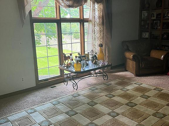 4th image of 7362 Winchester Dr