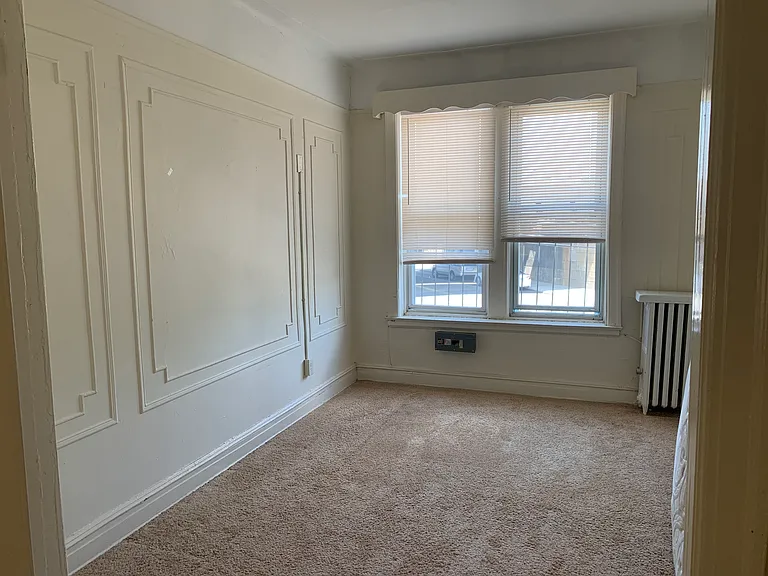 Tulip Ave — Photo 5