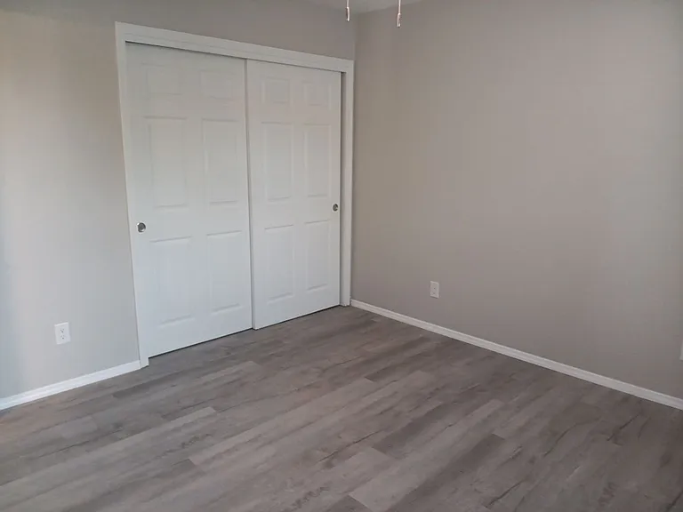 1201 South Main St — Photo 33