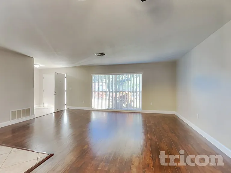 13121 Shadberry Ln — Photo 2