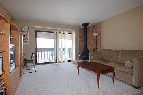Spacious Living Room w/ fireplace