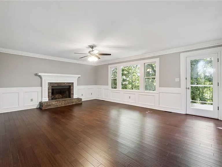 3761 Ridge Rd SE — Photo 6
