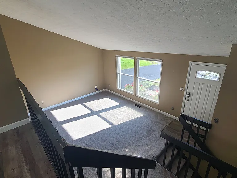 9820 Aylesworth Ln — Photo 8