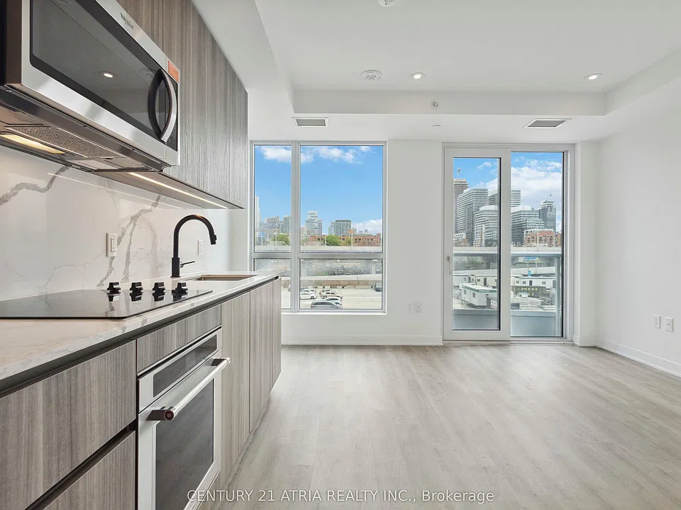 15 Richardson St #302