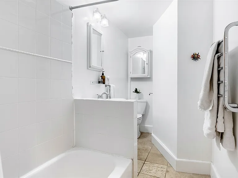 61 W Cedar St #FURNISHED — Photo 13
