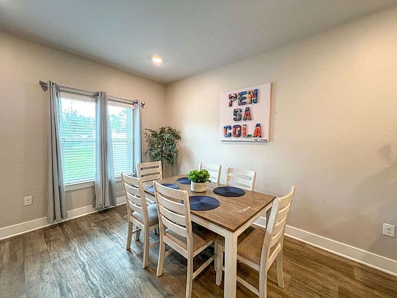 4th image of 1508 Farragut Way