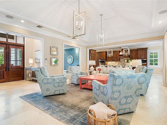 3rd image of 211 Coconut Creek Ct