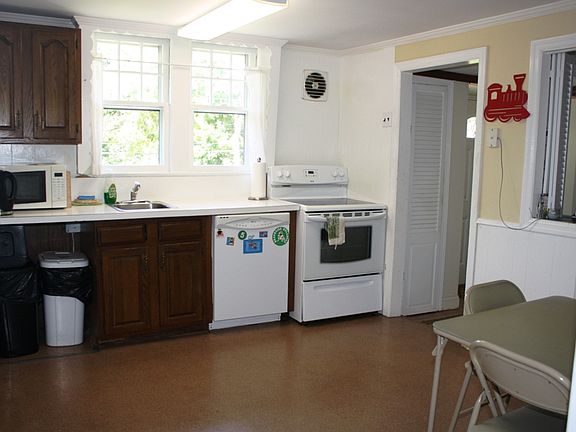 5th image of 501 Underhill Ave